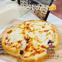 อาจเป็นรูปภาพของ พิซซ่า, สถานที่ในร่ม และข้อความพูดว่า "Cheese Lover 8 ไอแอม Iam Pizza เจียงฮาย 0637907117"