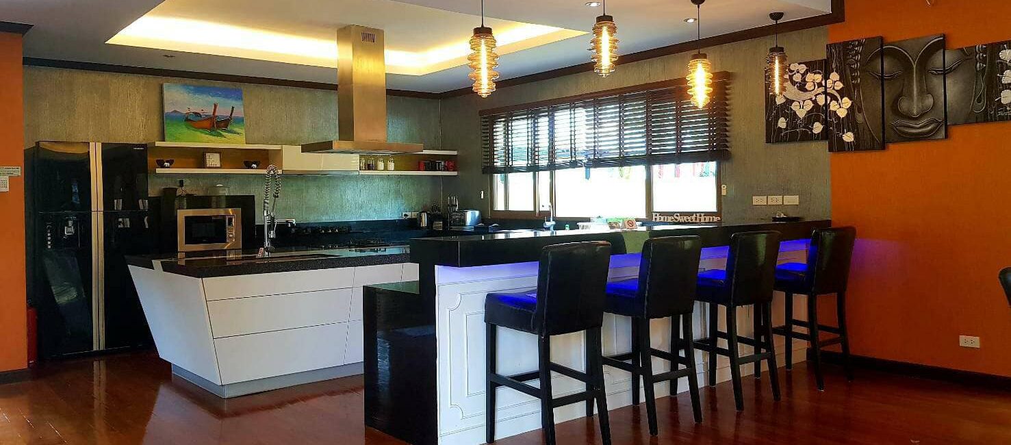 Villa for rent  6 bedrooms zone Rawai , 8,000thb/day: